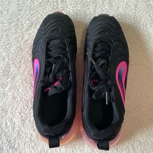 Nike airmax 720 black pink blast size 6Y